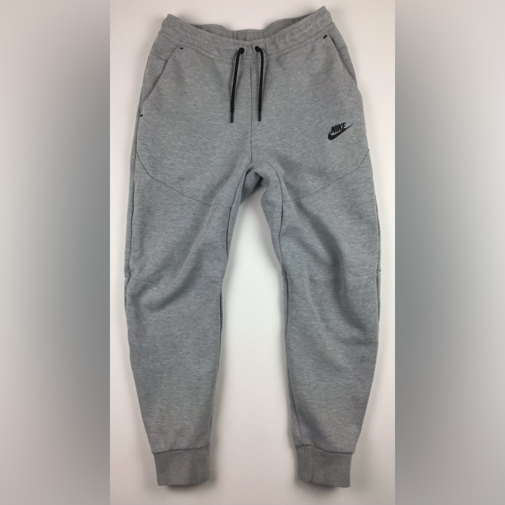 Nike tech fleece joggers men’s small gray